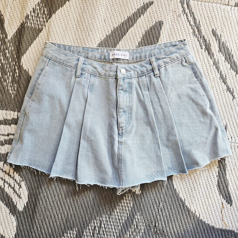 Angel Kiss Light Wash Denim Pleated Skort, NWOT
